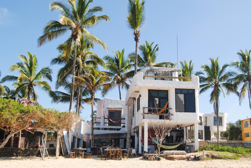 Hostal Galapagos By Bar De Beto Puerto Villamil Exterior photo